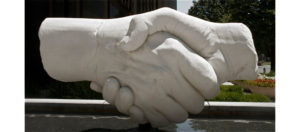 Händer som skakar hand – Actit Kommunikation